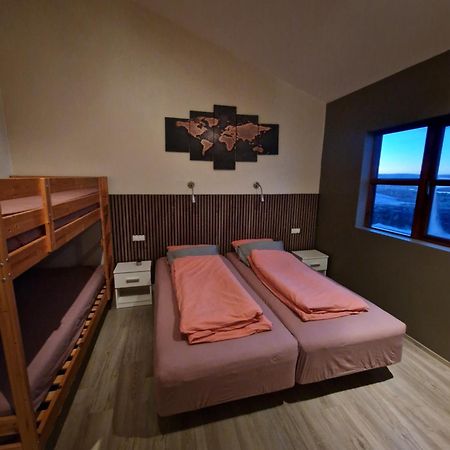 Eaglerock Guesthouse And Tours Киркьюбайярклёйстюр Экстерьер фото