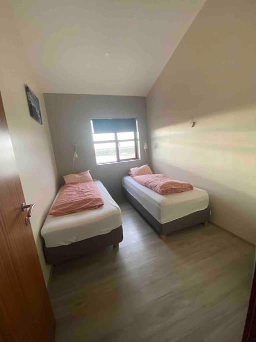Eaglerock Guesthouse And Tours Киркьюбайярклёйстюр Экстерьер фото