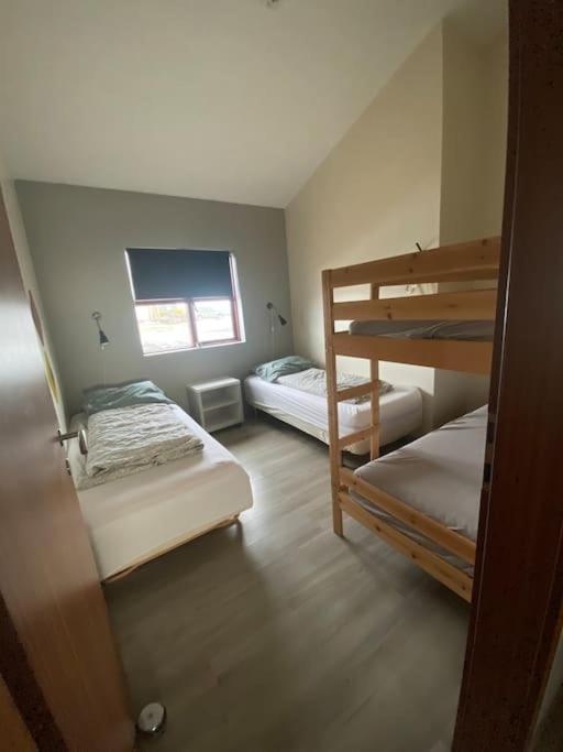 Eaglerock Guesthouse And Tours Киркьюбайярклёйстюр Экстерьер фото